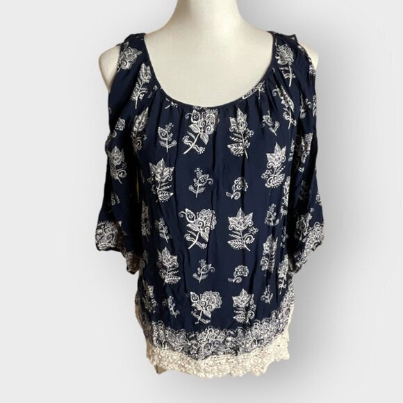 Dress Barn Cold Shoulder Keyhole Navy and Cream Lace Bottom Blouse Size Small - Picture 2 of 6